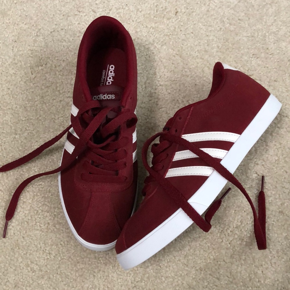BRAND NEW!!! Women’s 7.5 red Addidas.